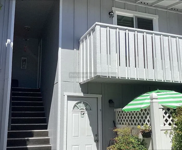 445 S E St #20 — Photo 1