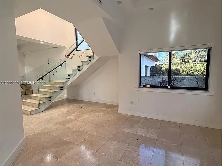 8881 SW 28th St — Photo 6