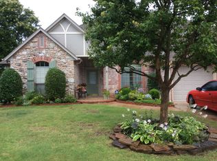 3909 Shortgrass Cir, Edmond, OK 73003