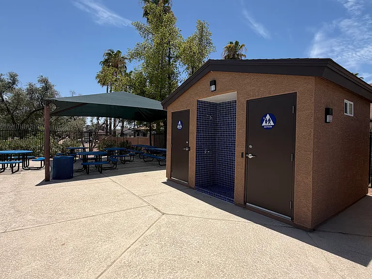 965 E Gila Ln — Photo 42