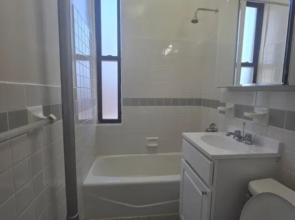 515 Cathedral Parkway image 8 of 8