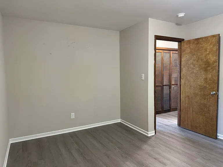 2233 Rose St — Photo 13