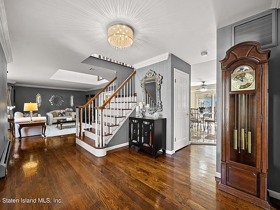 5th image of 162 Rensselaer Ave