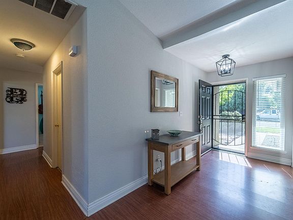 5th image of 1738 Longmeadow St