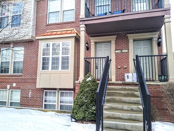 2nd image of 27999 Hopkins Dr