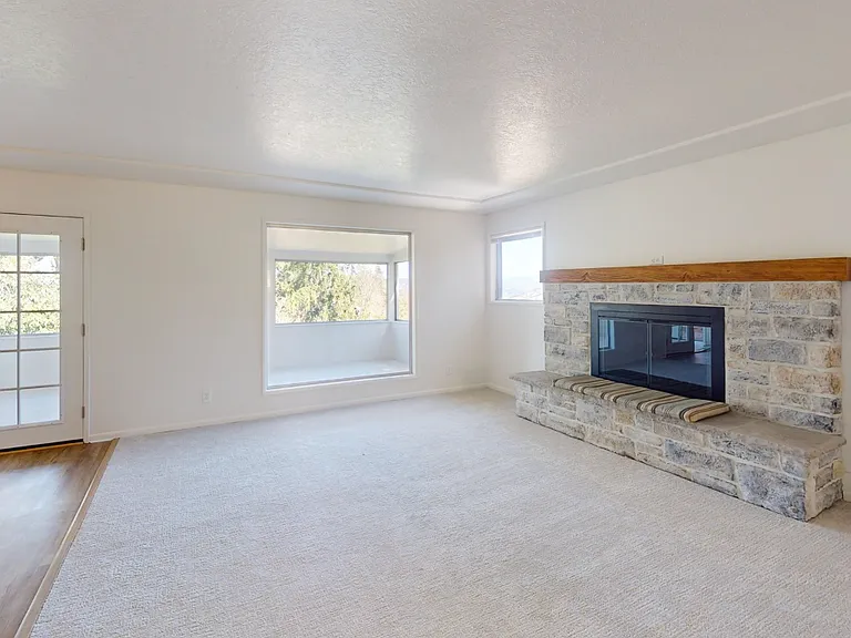 2145 Webb St — Photo 10