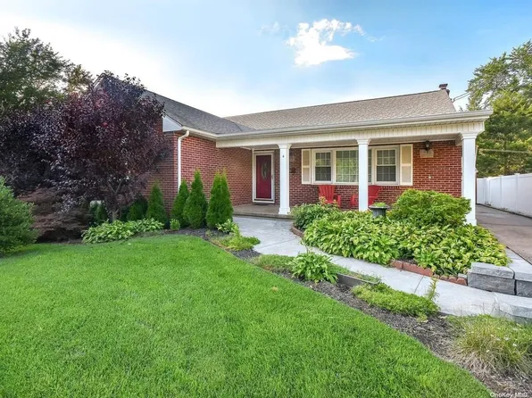 4 Kelly Street, Glen Cove, NY 11542