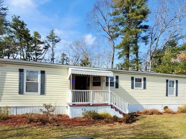 7 Lincoln Cir, Carver, MA 02330