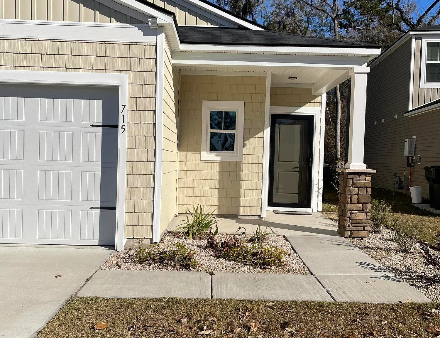 3 bed, 2.0 bath, 1413 sqft, $2,500 — Photo 2