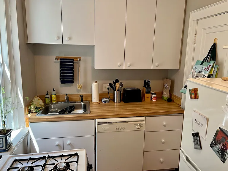 27 Lanark Rd #6 — Photo 13