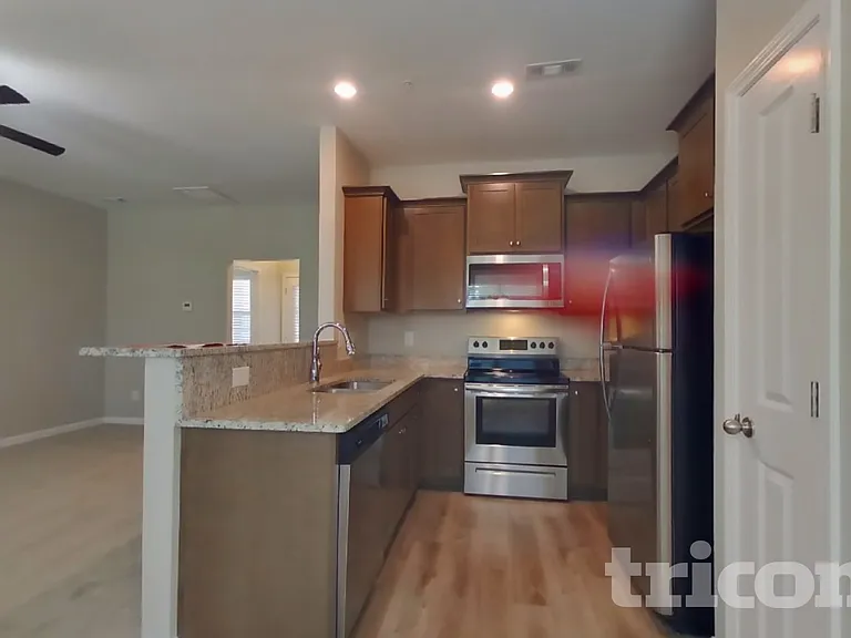 324 Kinsale Dr — Photo 7