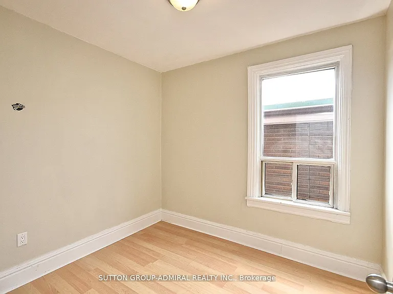 1932 Queen St E #2 — Photo 3
