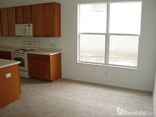 5th image of 4346 Huddlestone Dr