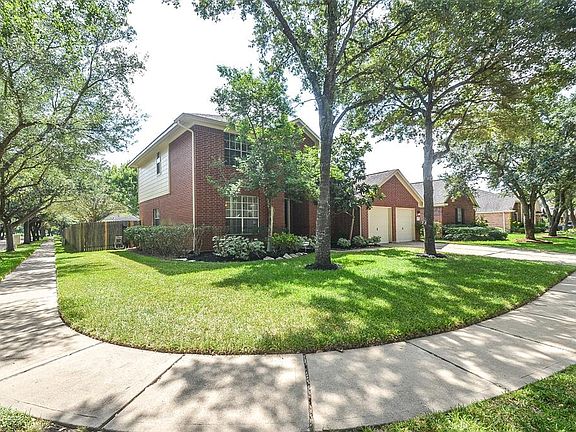 3rd image of 2903 Bluegrass Ct