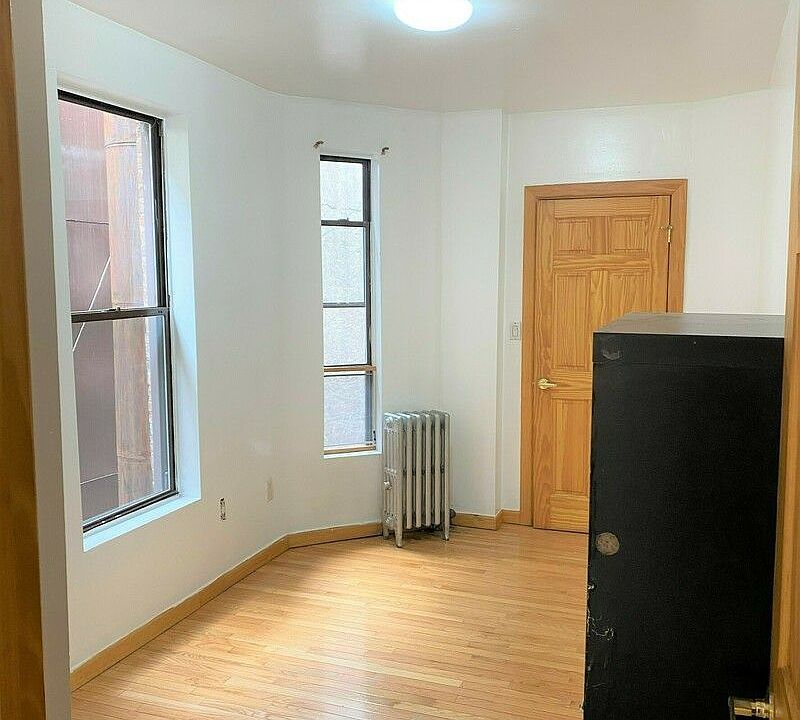 1st image of 346 E 59th St #212