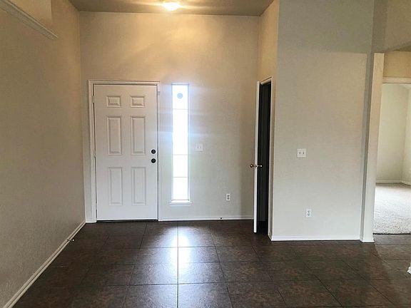 4th image of 608 NW 21st St