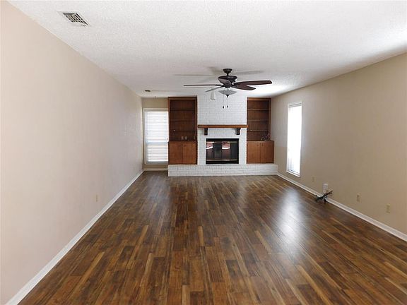 4th image of 2709 Blackwood Dr