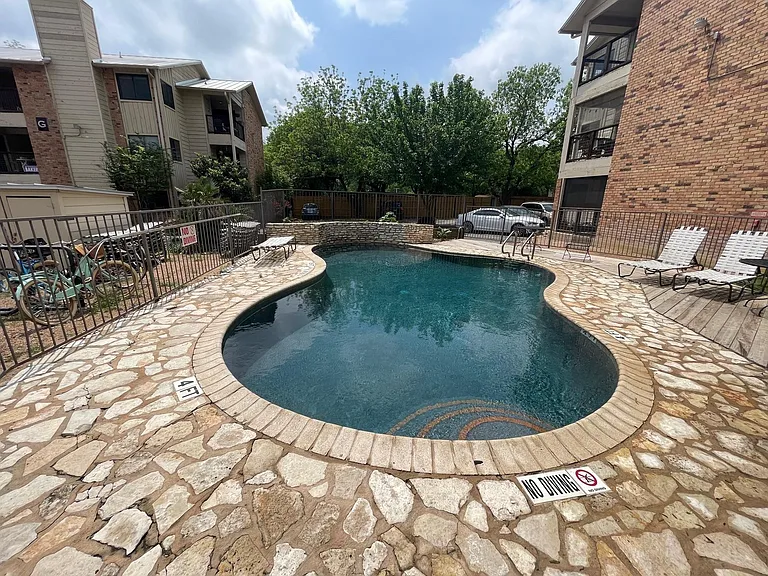 421 W San Antonio St #J1 — Photo 23