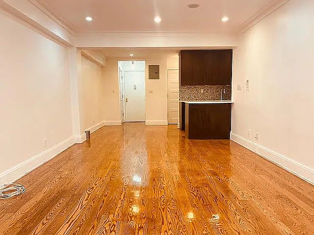1st image of 13235 Sanford Ave APT 103