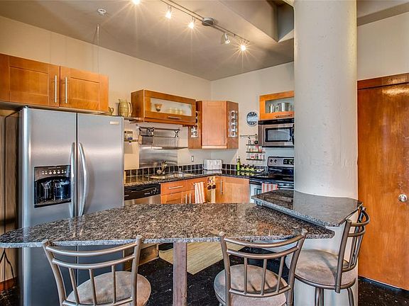 4th image of 2205 McKinney St APT 502