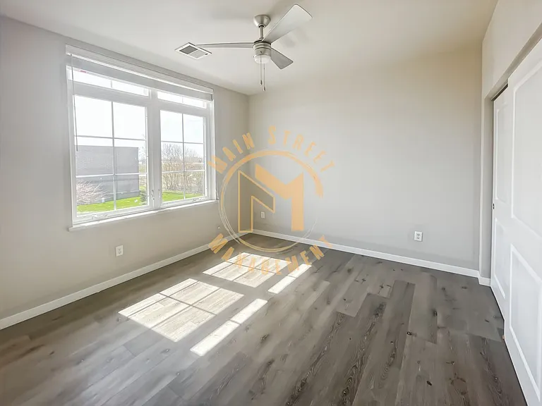261 N Lawrence Dr — Photo 12