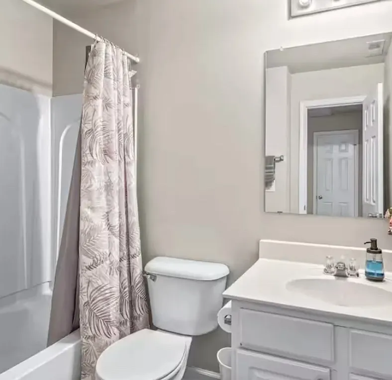 4 bed, 3.5 bath, $2,400 — Photo 2