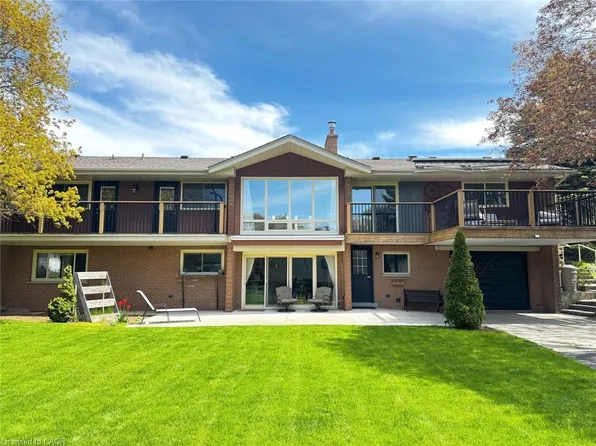 81 Thomson Dr, Hamilton, ON L8B 0G5