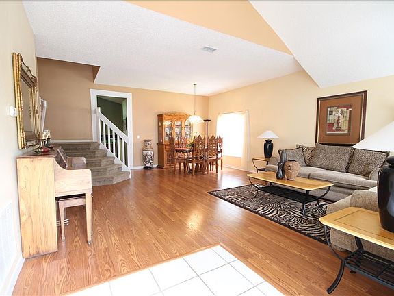3rd image of 306 Lakepark Trl