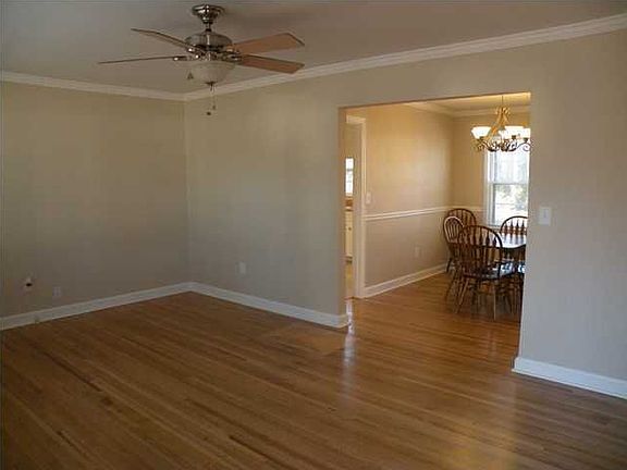 4th image of 717 S Lovell Ave