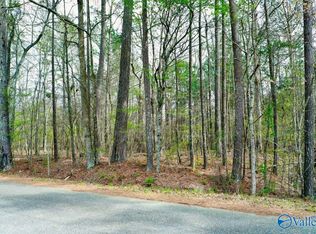 5 Indian Lake Dr, Rainbow City, AL 35906