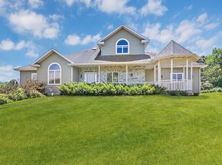 N9290 Wild Oak Rd, Belleville, WI 53508