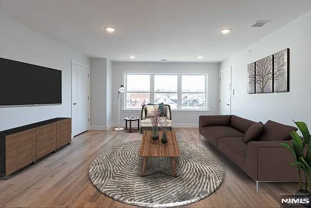 Building Photo - 111 Monroe St #15