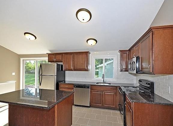 3rd image of 4308 Sandstone Dr