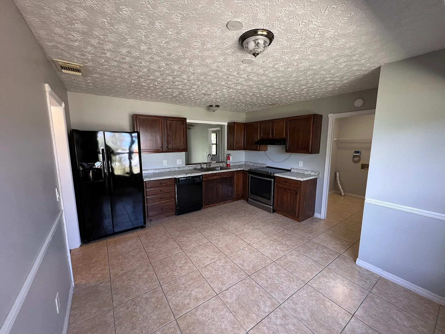 1656 Norman lane — Photo 4