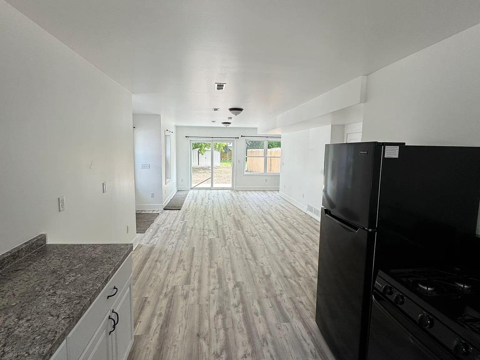 3 bed, 1250 sqft, $1,700 — Photo 2