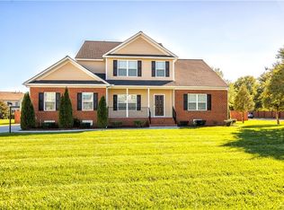 13831 Mangrove Bay Dr, Chester, VA 23836