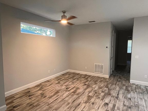 5th image of 732 E Broadway St