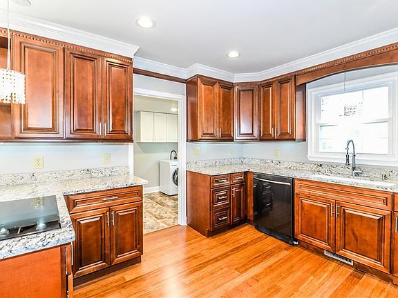 5th image of 2742 Tinsley Dr