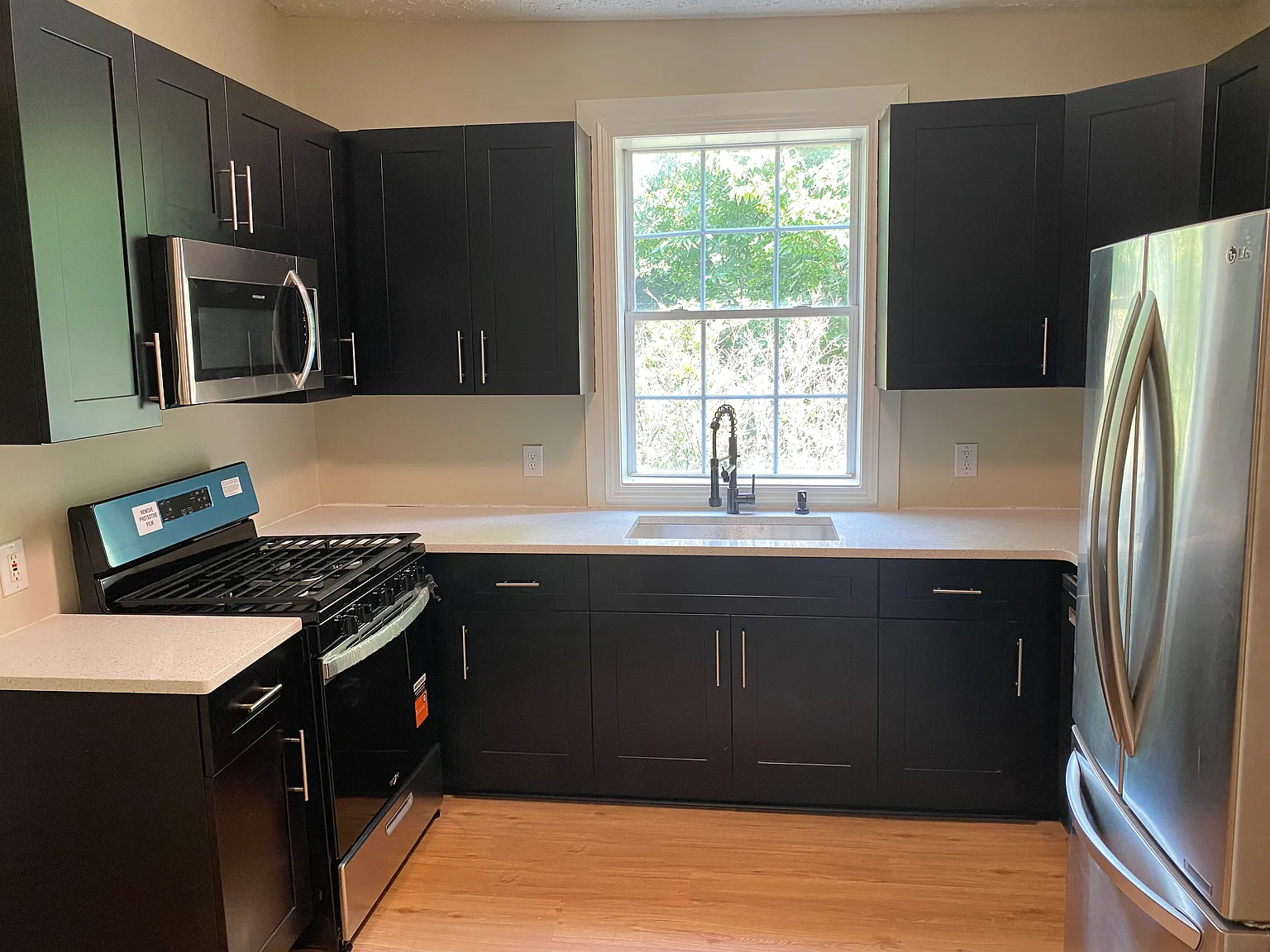 2 bed, 1000 sqft, $2,500 — Photo 2