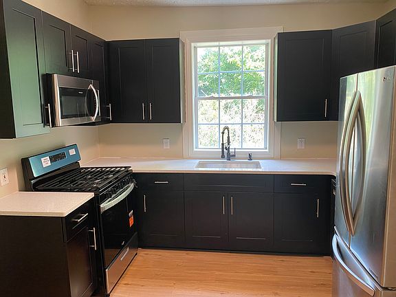 2nd image of 1317 Arkwright Pl SE