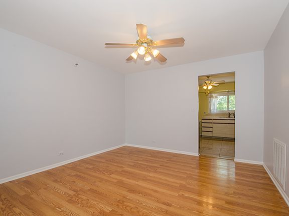 4th image of 4160 Cove Ln