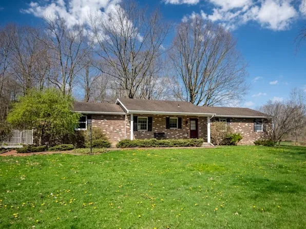 2272 Brookside Dr, Hermitage, PA 16148