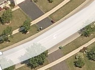 6944 Dada Dr, Gurnee, IL 60031