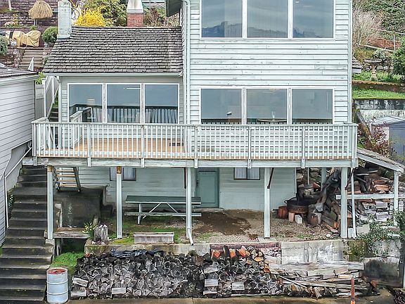 2nd image of 516 Klapache Ave NE
