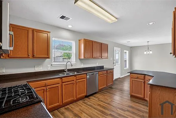 2923 Beacon Grove St — Photo 27