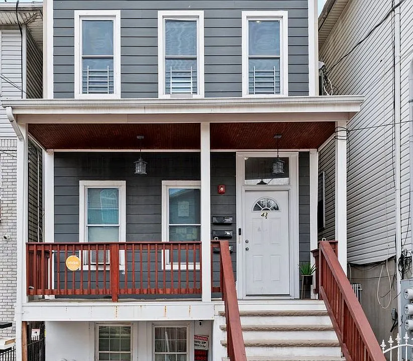 43 Jewett Ave