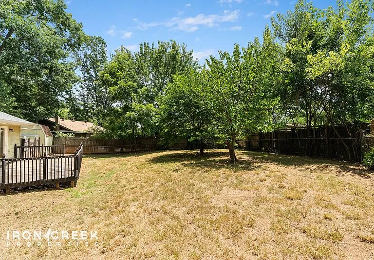 16 King Arthur Pl — Photo 25