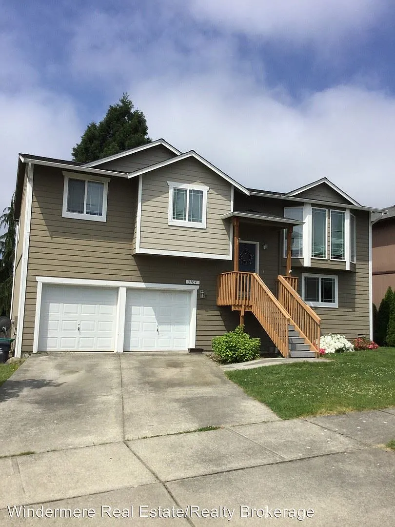 3104 72nd Ave photo 1