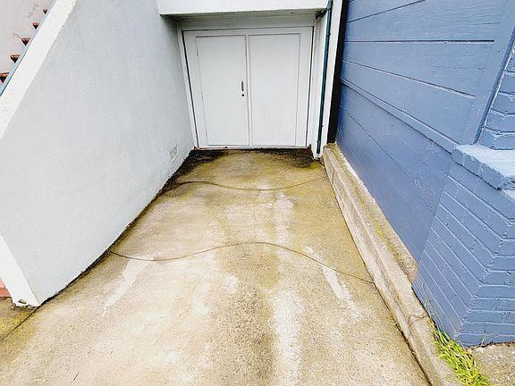 2nd image of 40 Vista Grande Ave