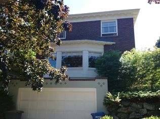 419 McGraw St, Seattle, WA 98109